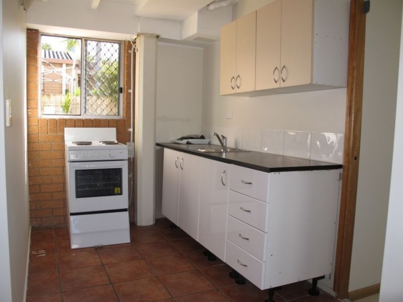 1/246 Central Street, Labrador QLD 4215