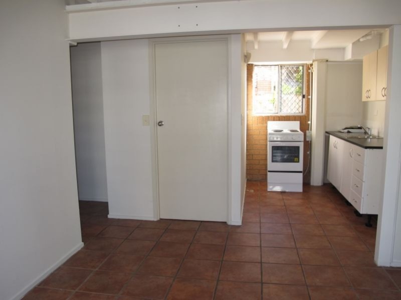 1/246 Central Street, Labrador QLD 4215