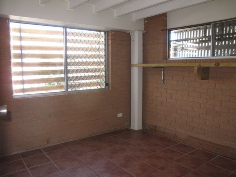 1/246 Central Street, Labrador QLD 4215