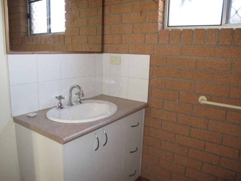 1/246 Central Street, Labrador QLD 4215