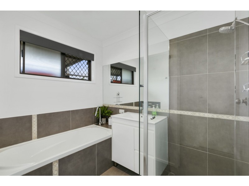 71 Pappas Way, Carrara QLD 4211