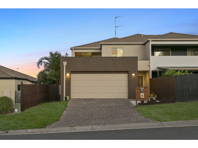 1/16 Bluetail Crescent, Upper Coomera QLD 4209