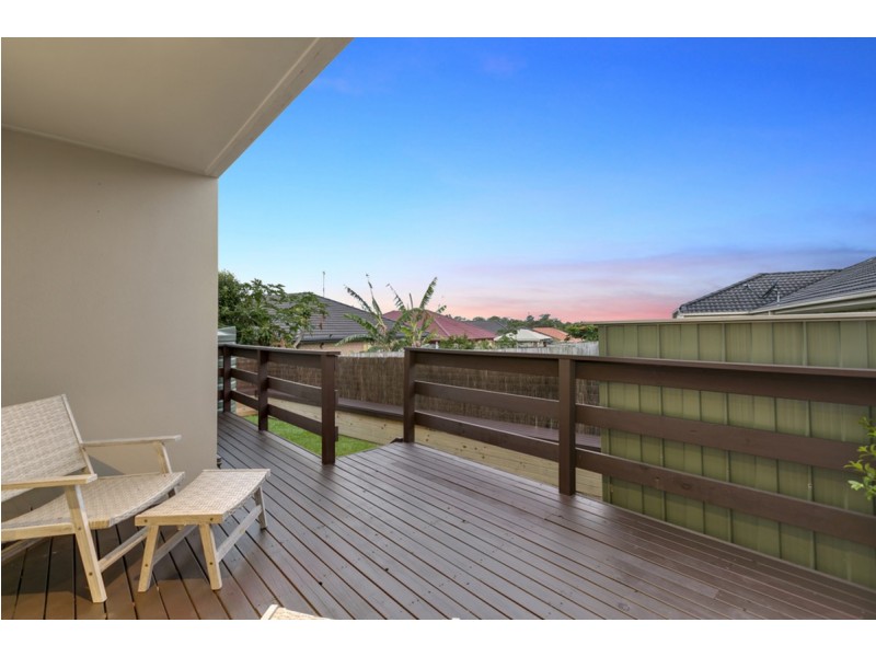 1/16 Bluetail Crescent, Upper Coomera QLD 4209