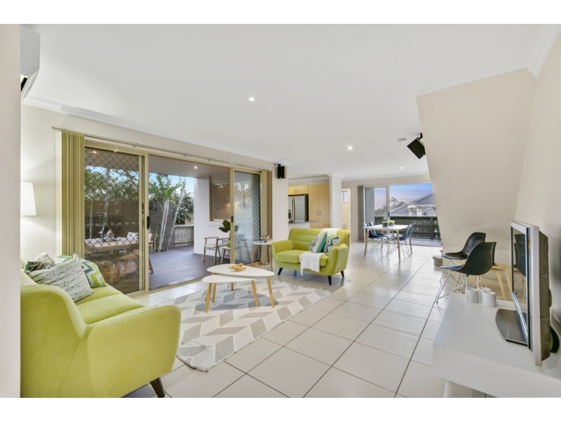 1/16 Bluetail Crescent, Upper Coomera QLD 4209