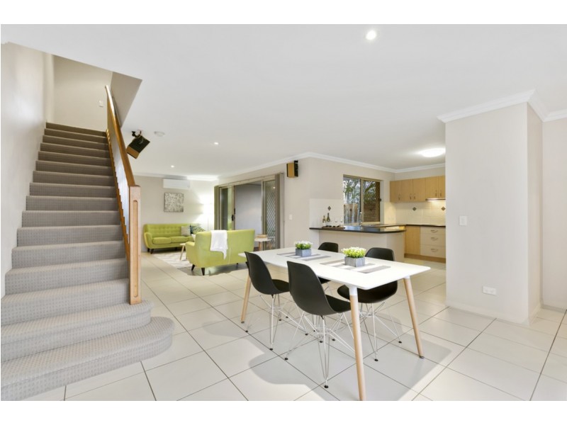 1/16 Bluetail Crescent, Upper Coomera QLD 4209