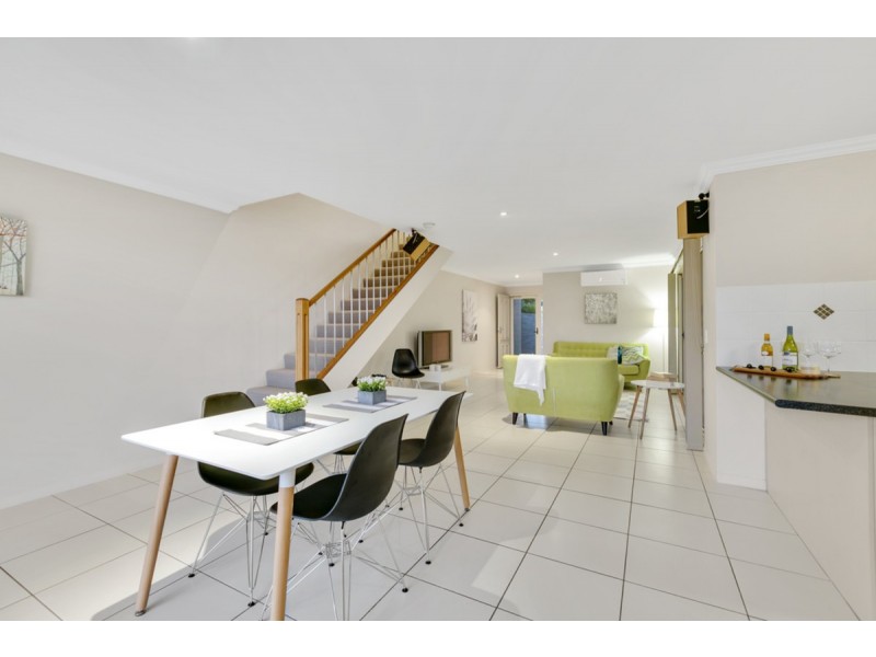 1/16 Bluetail Crescent, Upper Coomera QLD 4209