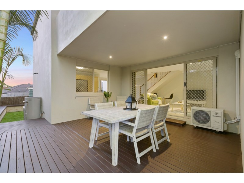 1/16 Bluetail Crescent, Upper Coomera QLD 4209