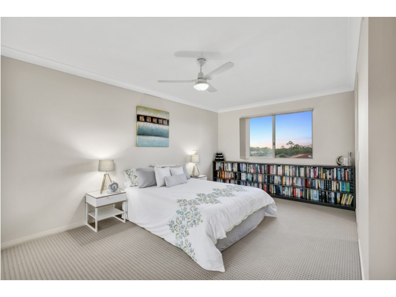 1/16 Bluetail Crescent, Upper Coomera QLD 4209