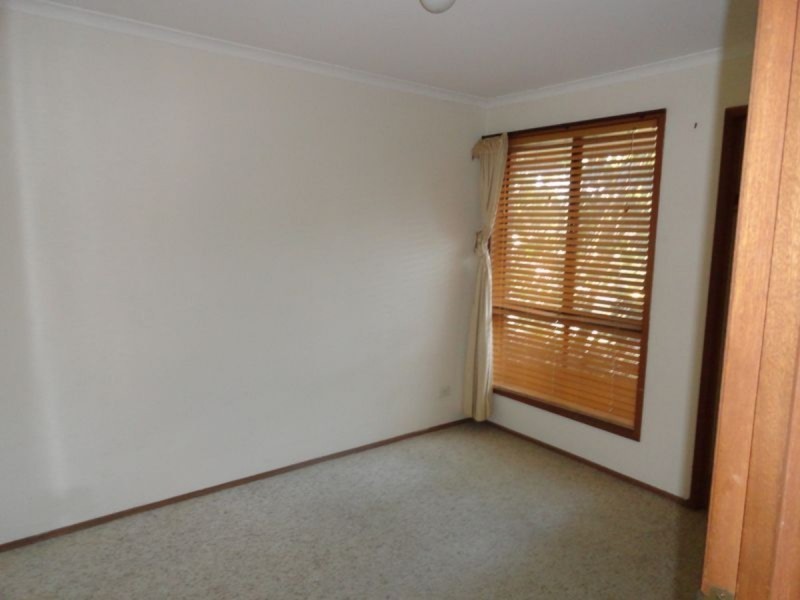 1/8 Gumbeel Court, Highland Park QLD 4211