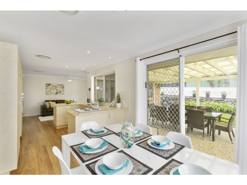 4 Perth Square, Highland Park QLD 4211