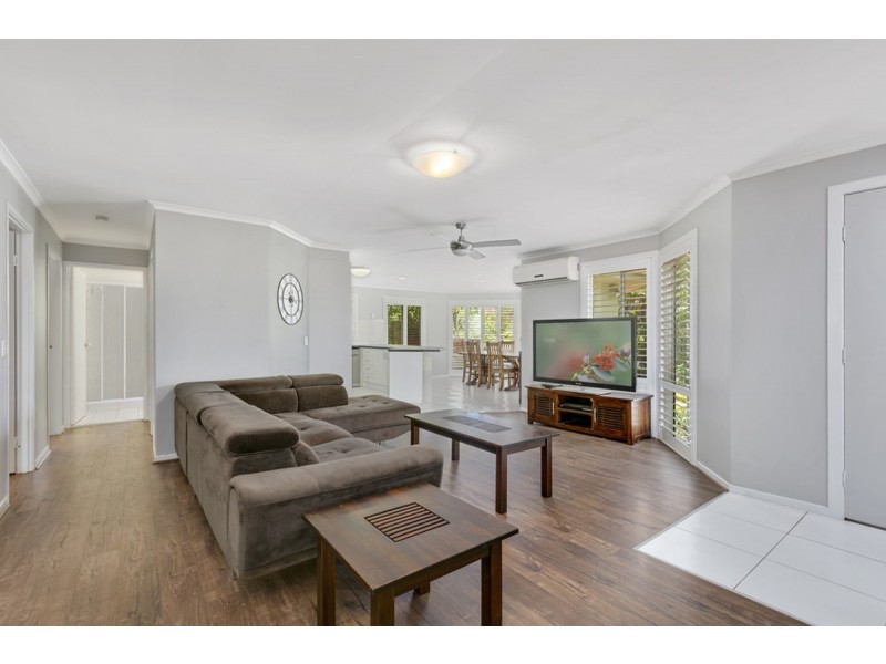 23 Renfrew Drive, Highland Park QLD 4211