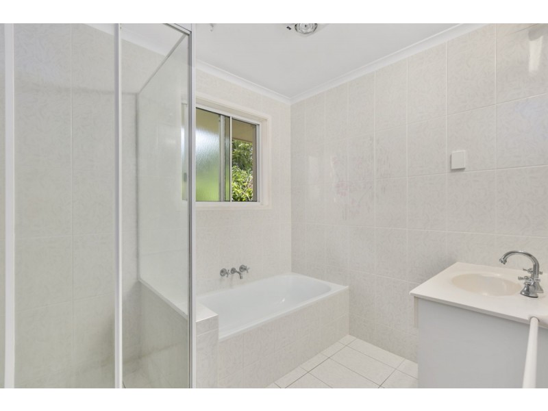 23 Renfrew Drive, Highland Park QLD 4211