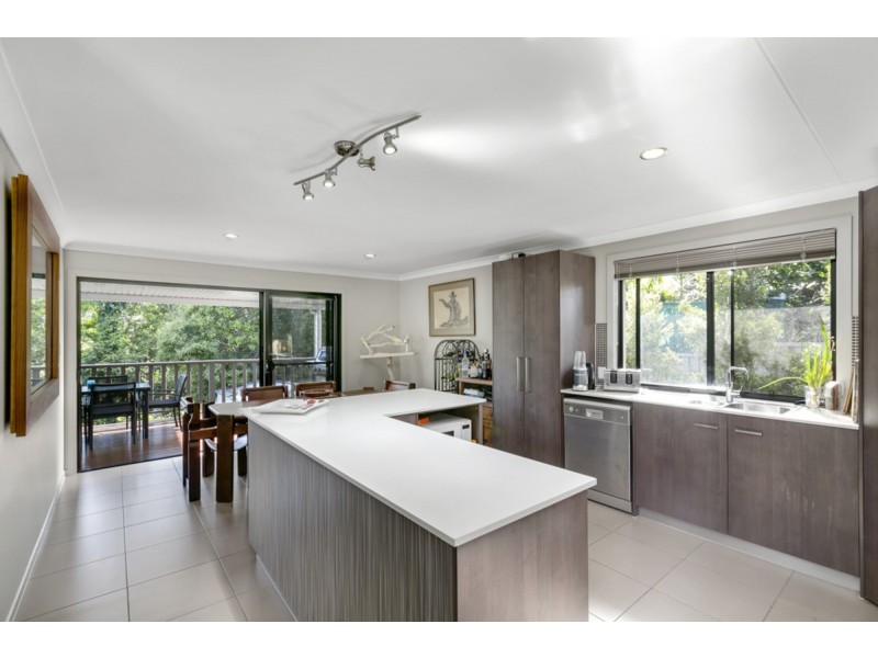 33 Bartlett Avenue, Nerang QLD 4211