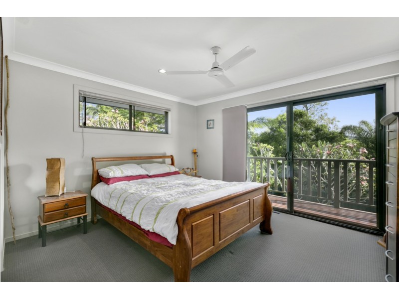 33 Bartlett Avenue, Nerang QLD 4211