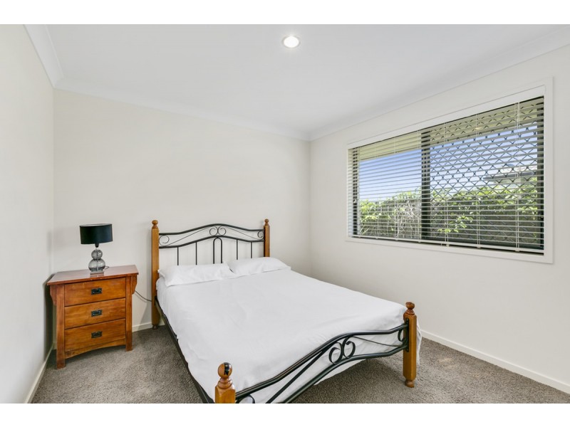 31 Harmsworth Road, Pacific Pines QLD 4211