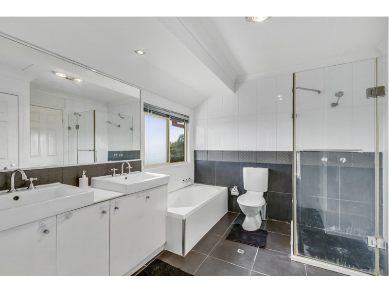 34 Paddington Drive, Carrara QLD 4211