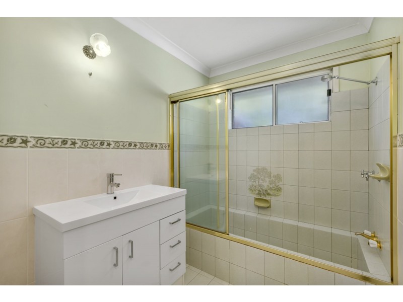 5 Drewe Court, Carrara QLD 4211