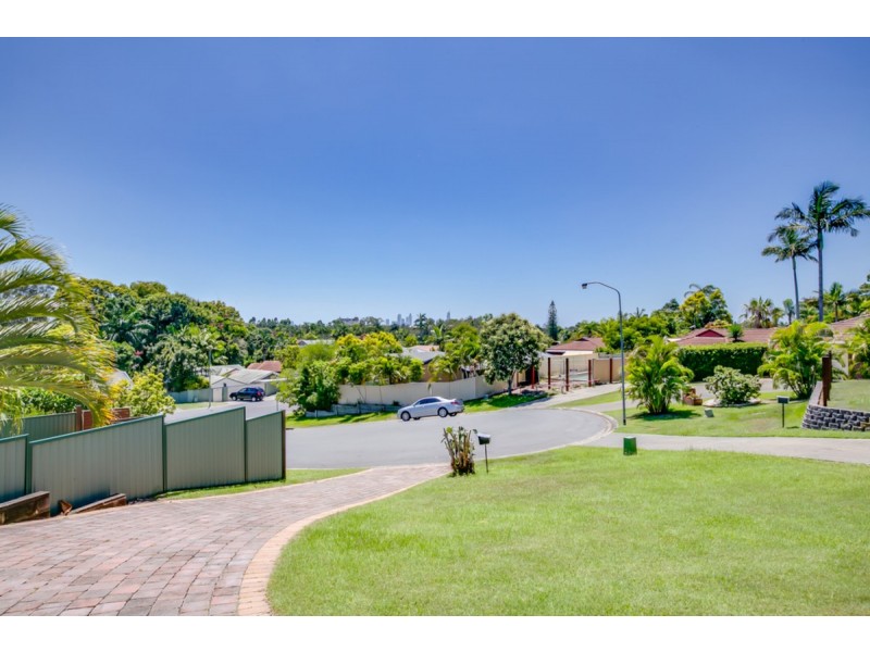 5 Drewe Court, Carrara QLD 4211