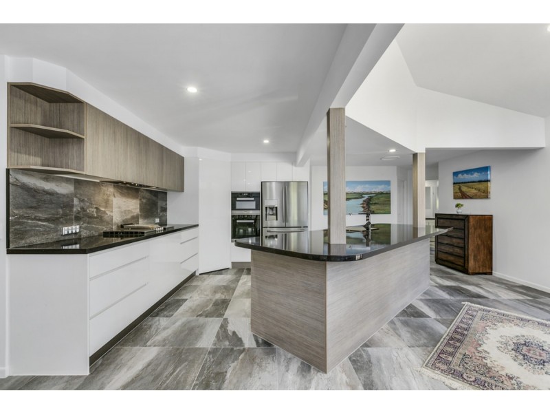 6 Walker Drive, Worongary QLD 4213