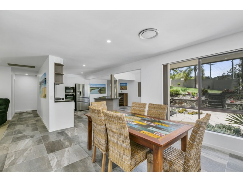 6 Walker Drive, Worongary QLD 4213