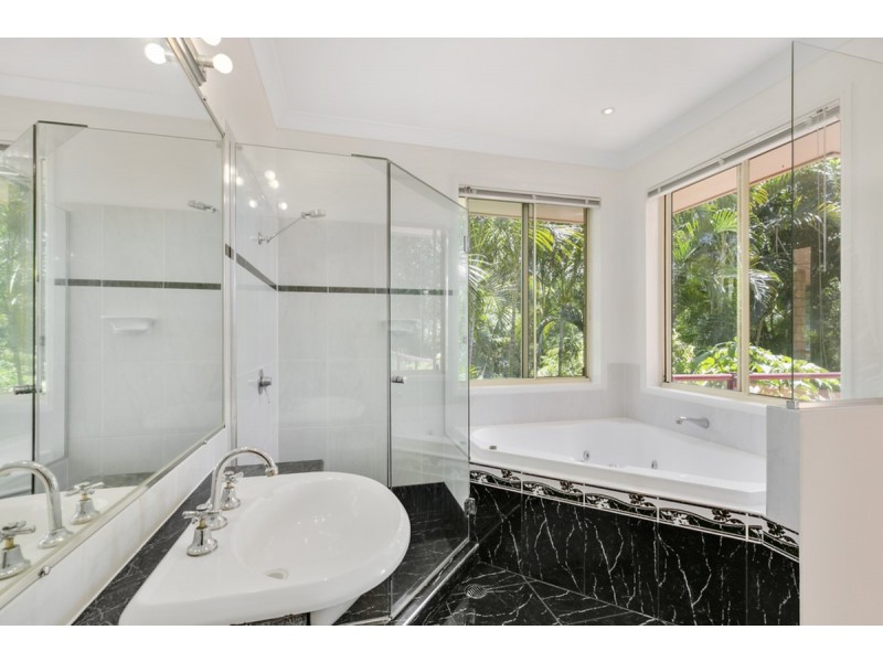 25 Woolmere Street, Carrara QLD 4211