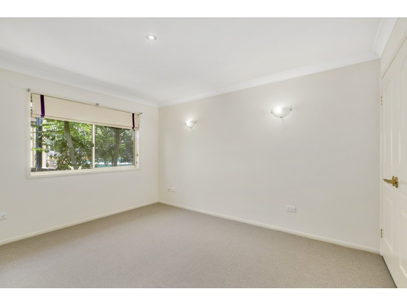 25 Woolmere Street, Carrara QLD 4211
