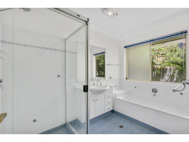 25 Woolmere Street, Carrara QLD 4211