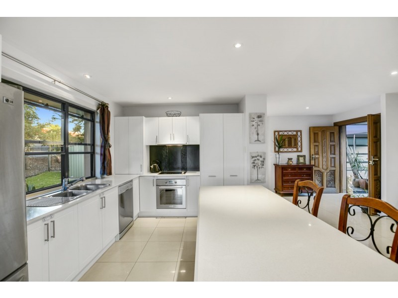 61 Chisholm Road, Carrara QLD 4211