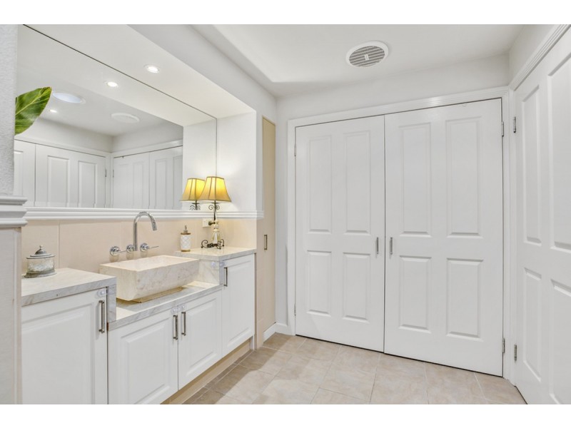 61 Chisholm Road, Carrara QLD 4211