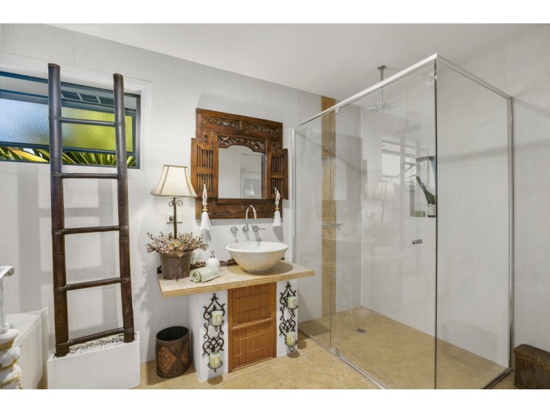 61 Chisholm Road, Carrara QLD 4211