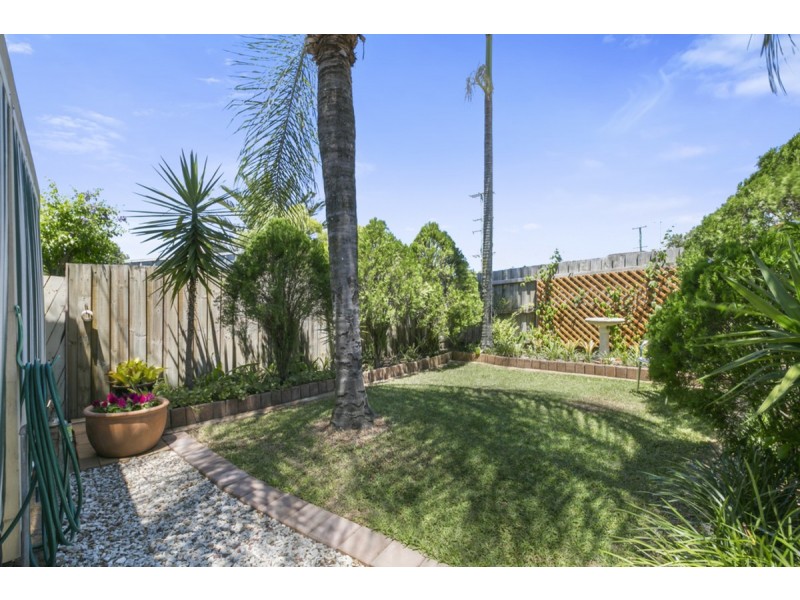 2/3 Jessica Court, Arundel QLD 4214