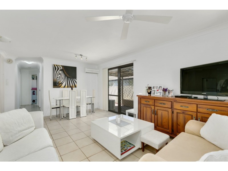 2/3 Jessica Court, Arundel QLD 4214