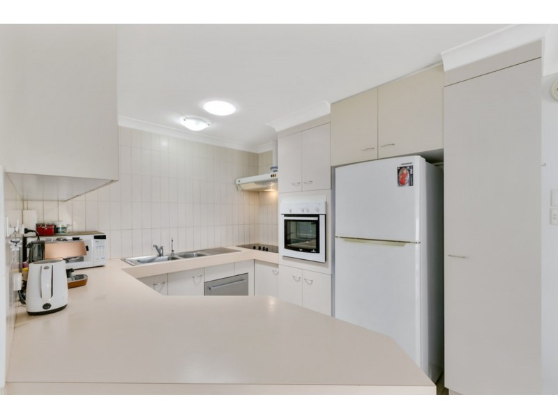 2/3 Jessica Court, Arundel QLD 4214