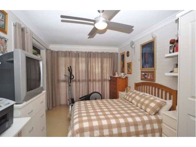 2/3 Jessica Court, Arundel QLD 4214