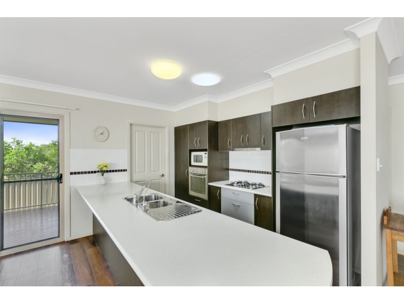 4 Chance Close, Highland Park QLD 4211