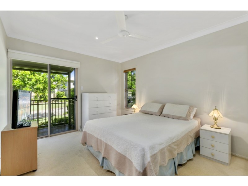 4 Chance Close, Highland Park QLD 4211