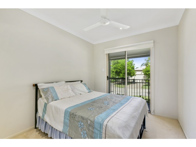 4 Chance Close, Highland Park QLD 4211