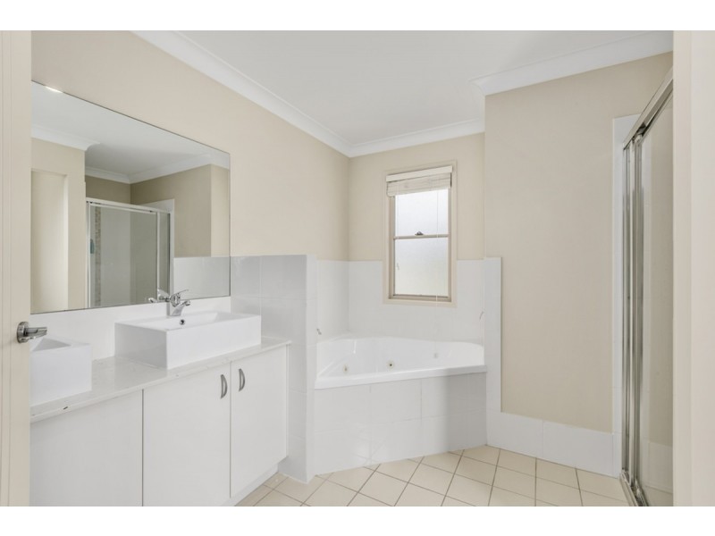 56 Tara Vista Boulevard, Highland Park QLD 4211