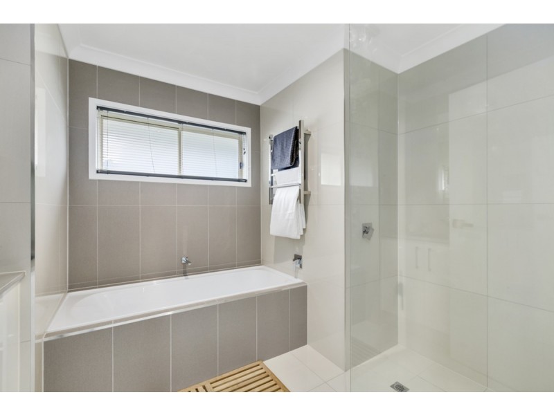 15 Borman Court, Worongary QLD 4213