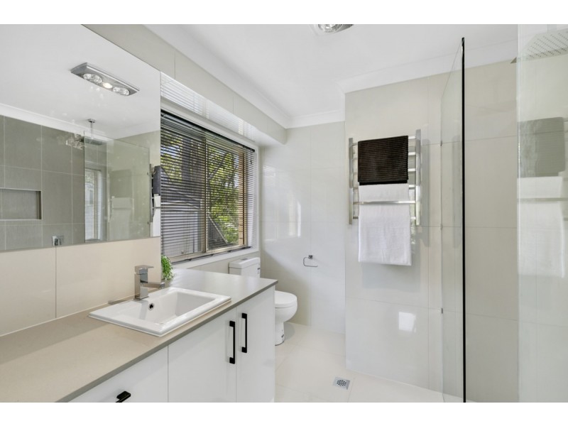 15 Borman Court, Worongary QLD 4213