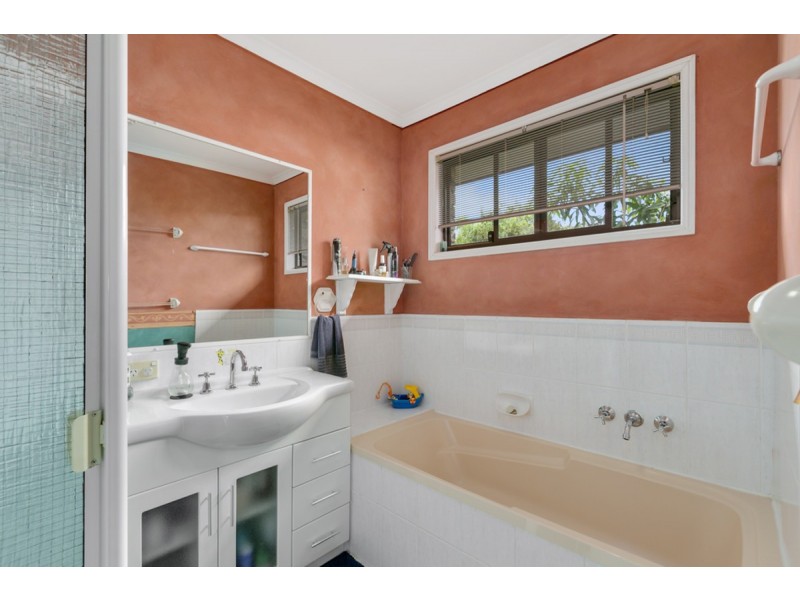 18 Saxon Court, Nerang QLD 4211