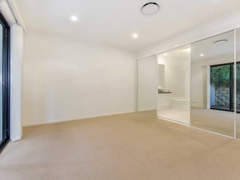 29/2 Ridgeline Way, Highland Park QLD 4211