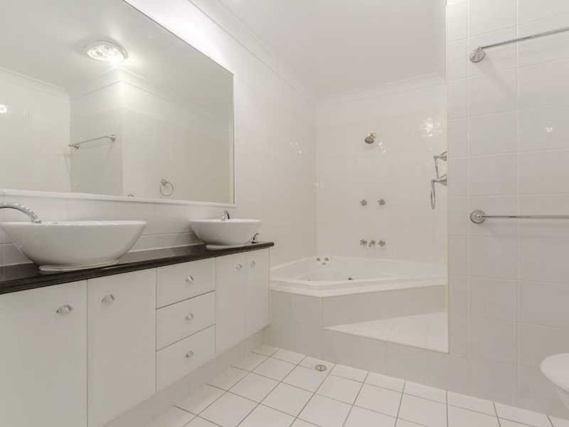 29/2 Ridgeline Way, Highland Park QLD 4211