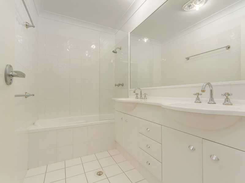 29/2 Ridgeline Way, Highland Park QLD 4211