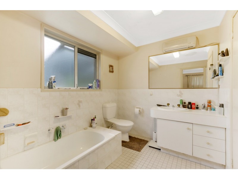 4 Kahlua Court, Highland Park QLD 4211