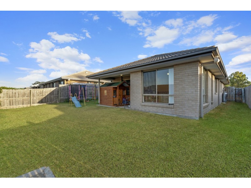6 McVeigh Street, Pimpama QLD 4209