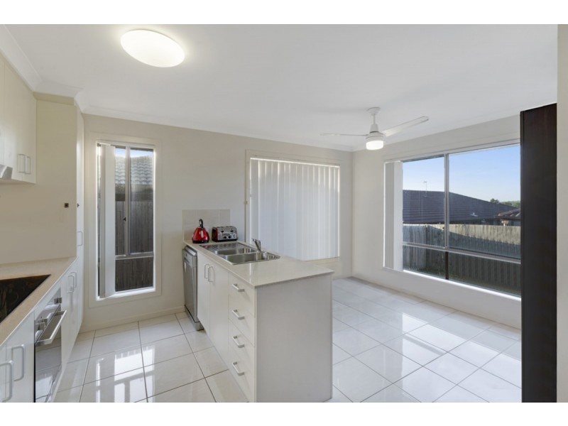 6 McVeigh Street, Pimpama QLD 4209