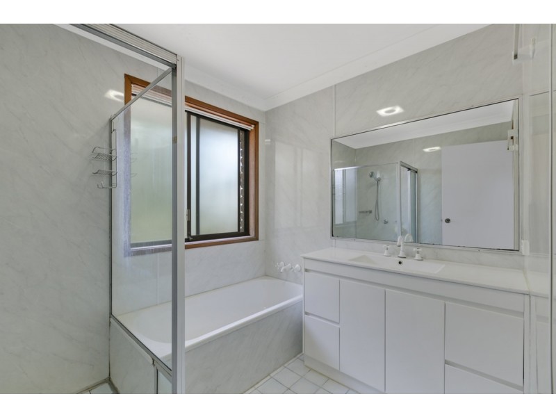 18 Saraji Street, Worongary QLD 4213