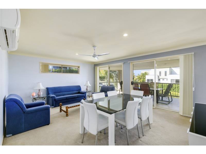 12 Chevron Rise, Highland Park QLD 4211