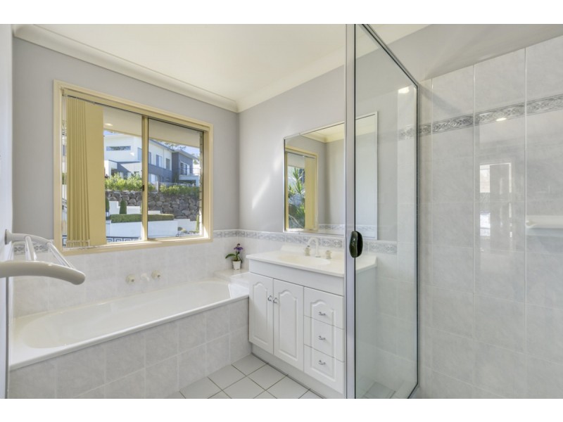 12 Chevron Rise, Highland Park QLD 4211